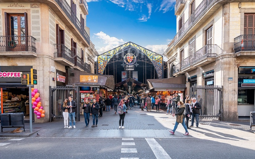 Barcelona - market entrance